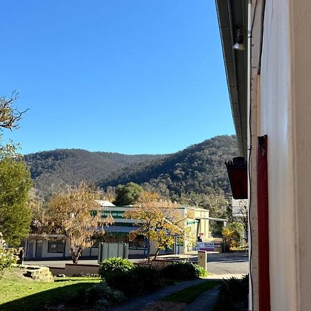 Colonial Bank Motel Omeo Luaran gambar
